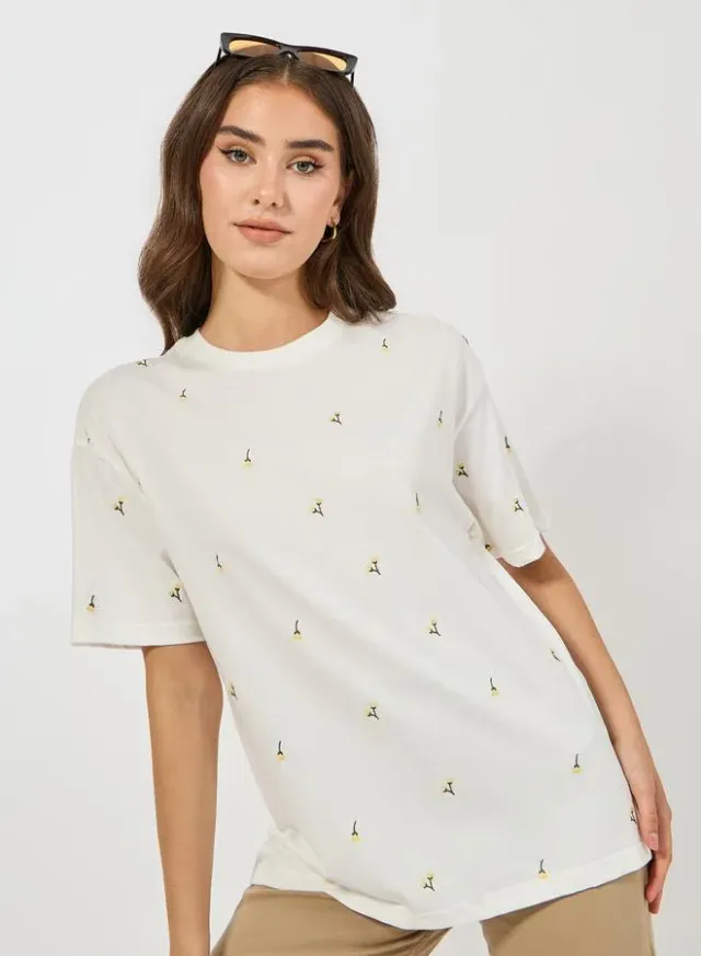 Floral Embroidered Oversized T-Shirt Black – image 3
