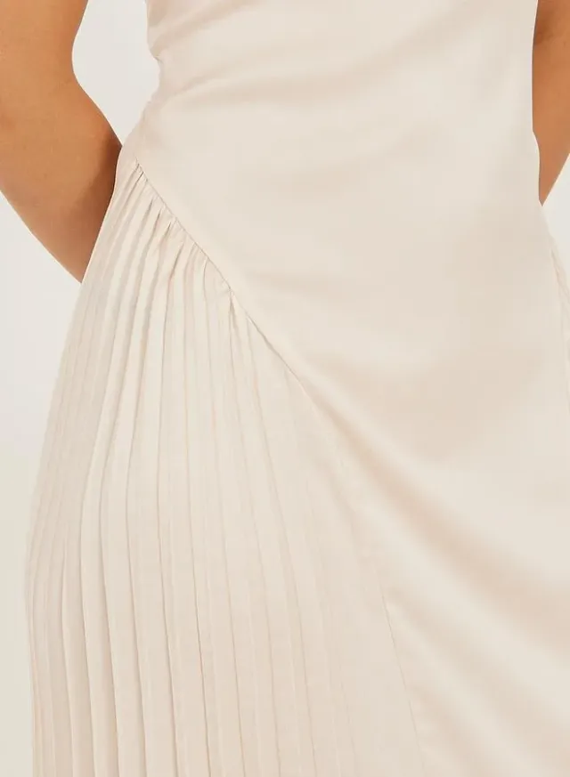 Puff Sleeves Gathered A-Line Midi Dress – image 4