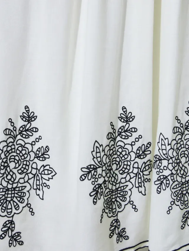 Embroidered Hem A-Line Maxi Skirt Off White – image 4