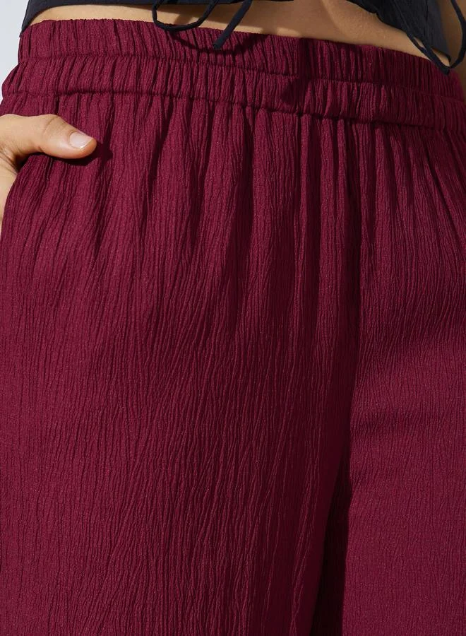 بنطال بقصة أرجل واسعة