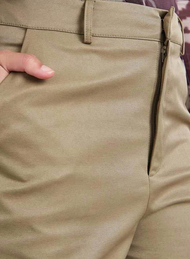 بنطال تان بليسيه وأرجل واسعة