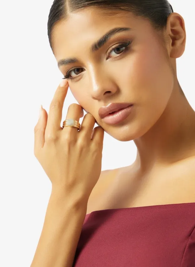 خاتم ذهبي مزين بالجواهر الكبيرة – صورة 5