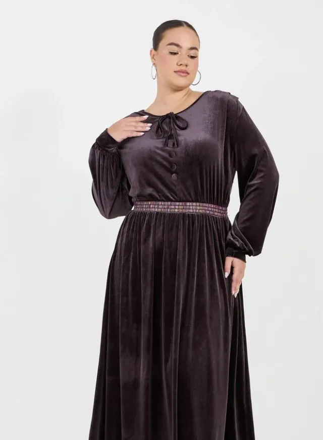Women's Velvet Tie-Neck Dress with Colorful Woven Belt – image 2