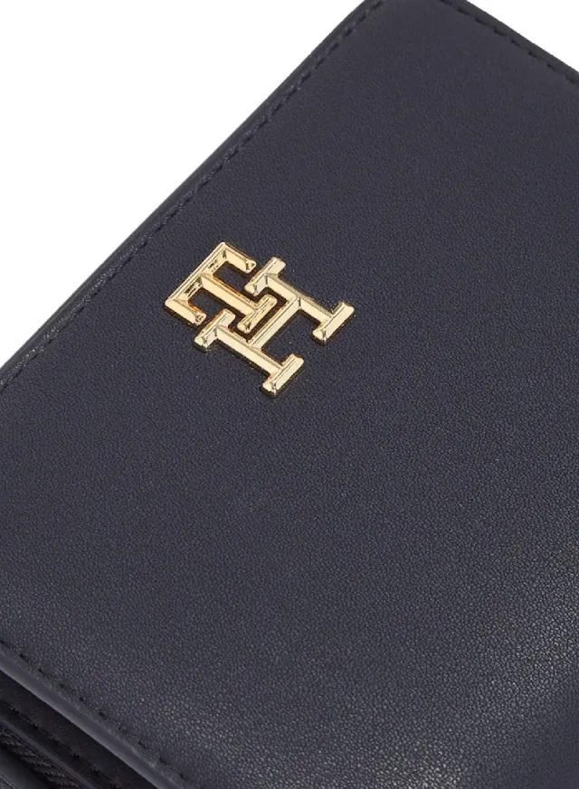 Black Faux Leather Zip-Around Wallet with 8 Card Slots and Coin Pocket – image 4