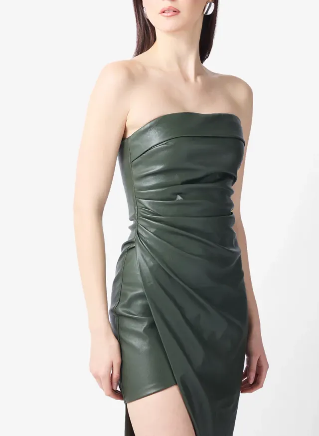 Effortless Elegance in a Flowy Maxi Dress – image 3