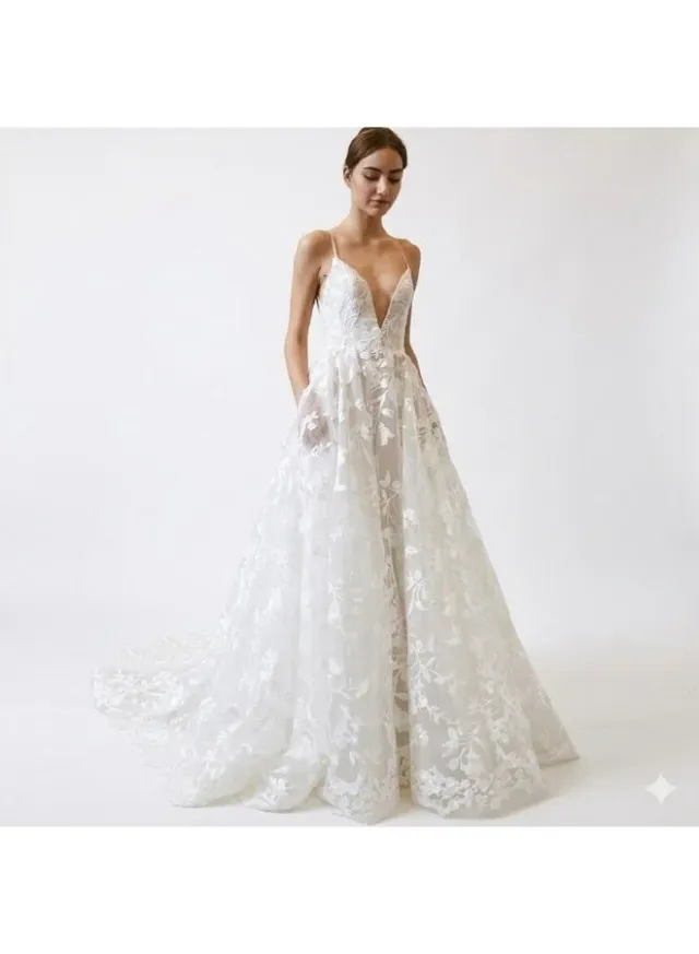 Floral Lace & Tulle Plunging Neckline Wedding Gown White Lace Dress with Halter – image 2