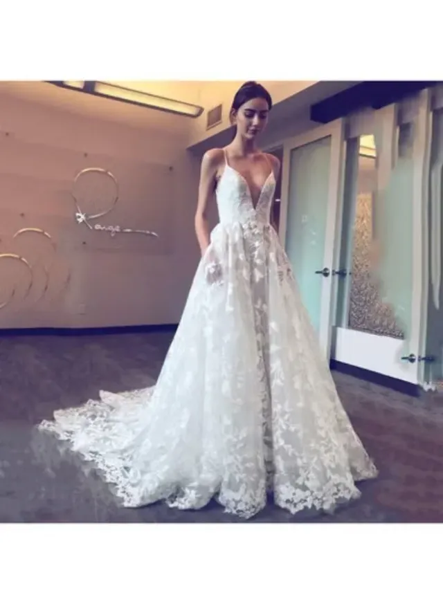 Floral Lace & Tulle Plunging Neckline Wedding Gown White Lace Dress with Halter – image 3