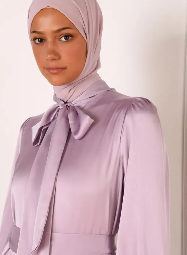 Refka by modanisa Lilac Satin Tie-Up Neck Tiered Maxi Dress – image 4