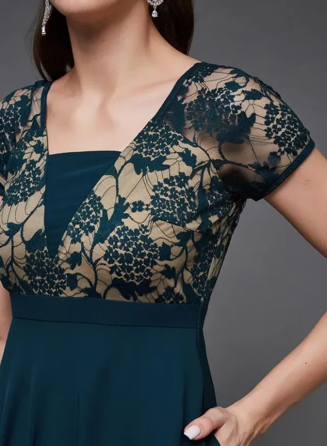 Miss Chase Green Lace Insert A-Line Maxi Dress – صورة 4