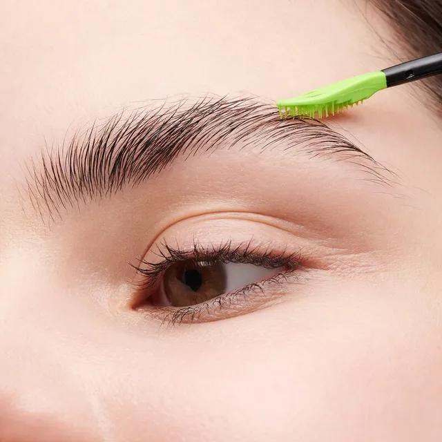MAC Pro Locked Brow Gel – image 5