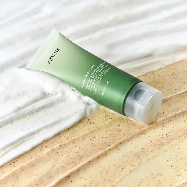 Heartleaf Quercetinol Pore Cleansing Foam – image 4