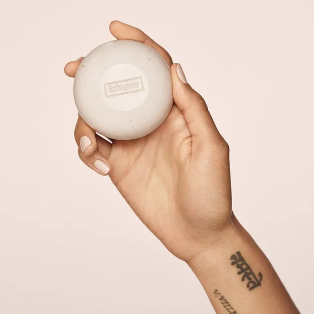 Aloe Oat Milk Soothing 3-in-1 Cleansing Bar – image 5