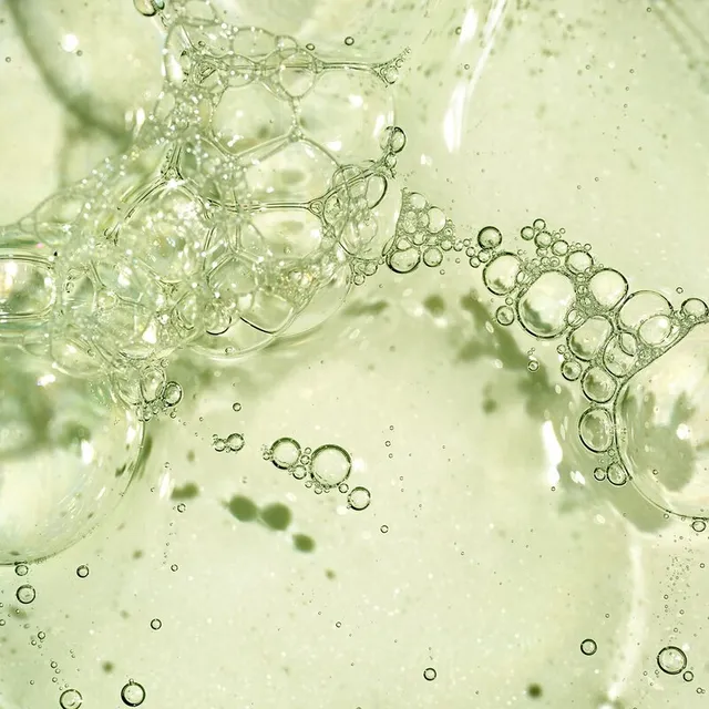 Sulfate-Free Shampoo and Conditioner Duo with Apple, Matcha, and Kale – image 3