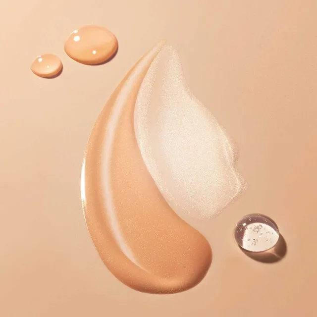 Long-Wear Skin Tint with Radiant Glow Finish – image 3