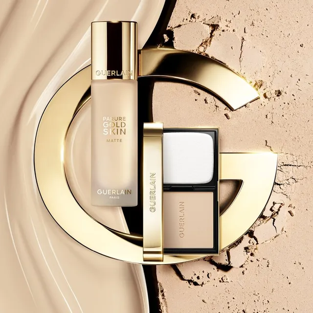 Parure Gold Skin Control Matte Compact Foundation – image 5
