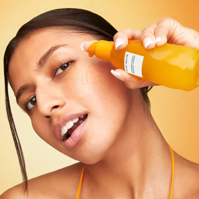 Cloudberry Bright Essence Toner – image 3