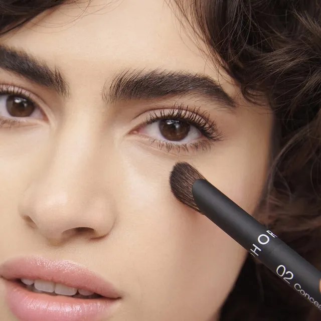 02 The Concealer Brush - Mistake-Proof Face Application In Half The Time – image 2