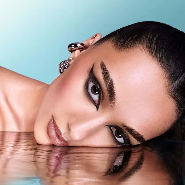 إصبع آيلاينر سائل 24/7 – صورة 2