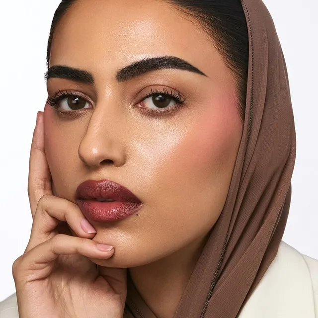 مجموعة كاملة مكونة من فرشاة وقطعتين هايلايتر – صورة 3