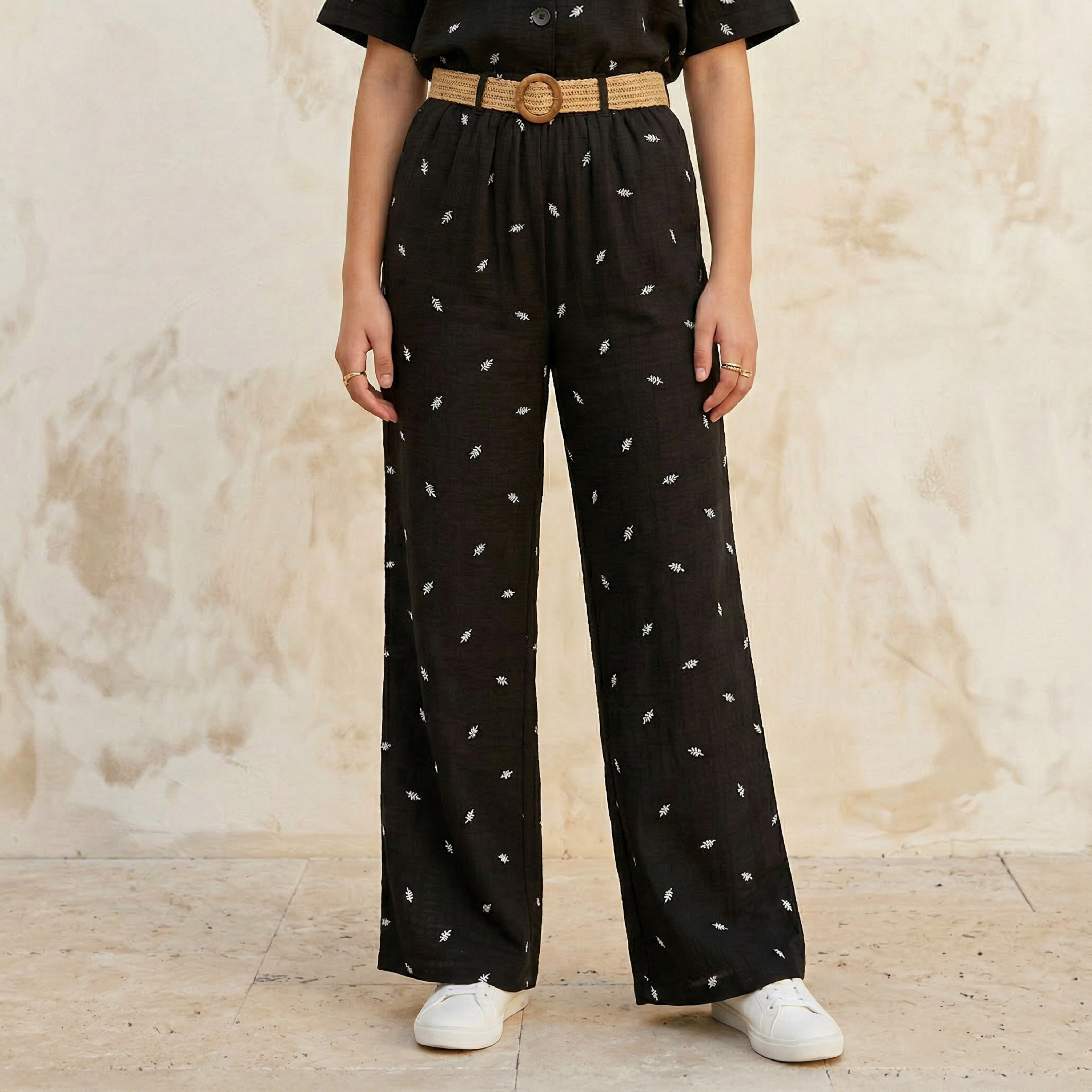 Mid-Rise Leaf Embroidered Wide Leg Trousers