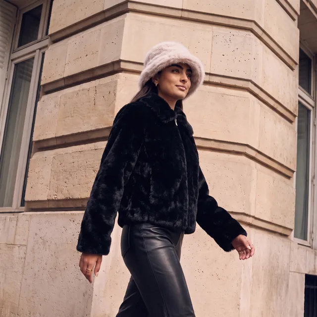 Splash Youth Faux Fur Jacket with Zip Closure
