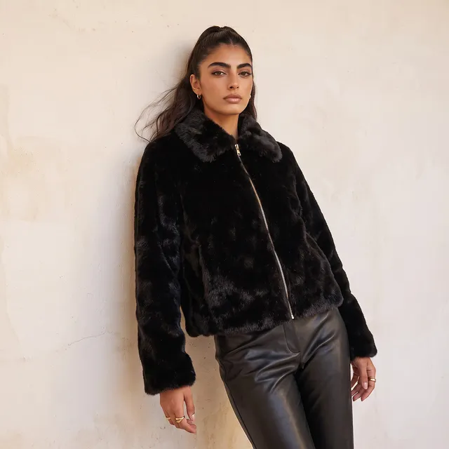 Splash Youth Faux Fur Jacket with Zip Closure – image 5