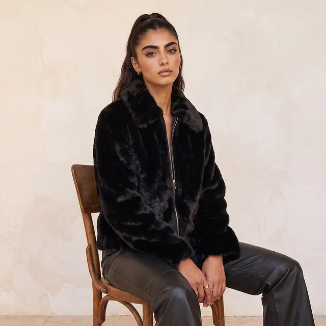 Splash Youth Faux Fur Jacket with Zip Closure – image 6