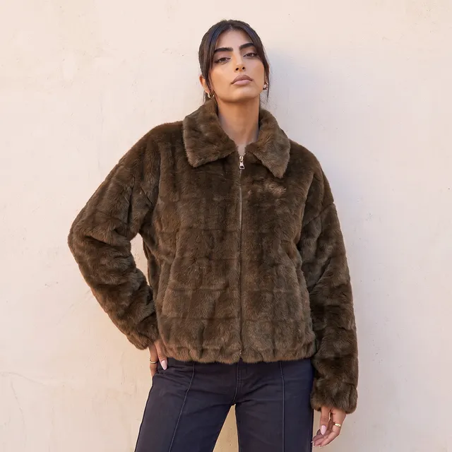 Splash Youth Faux Fur Jacket with Zip Closure