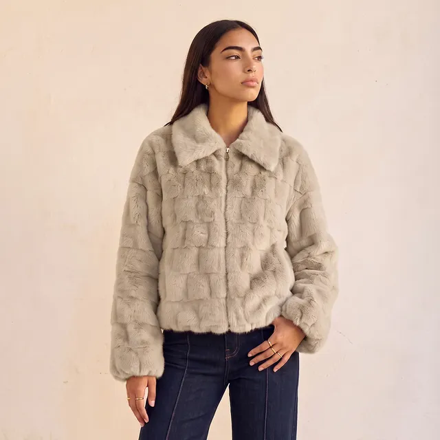 Splash Youth Faux Fur Jacket with Zip Closure – image 2