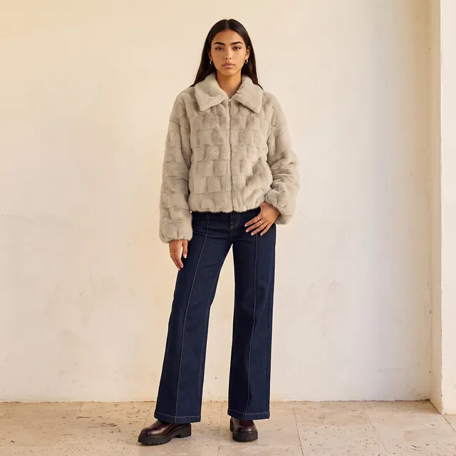 Splash Youth Faux Fur Jacket with Zip Closure – image 3