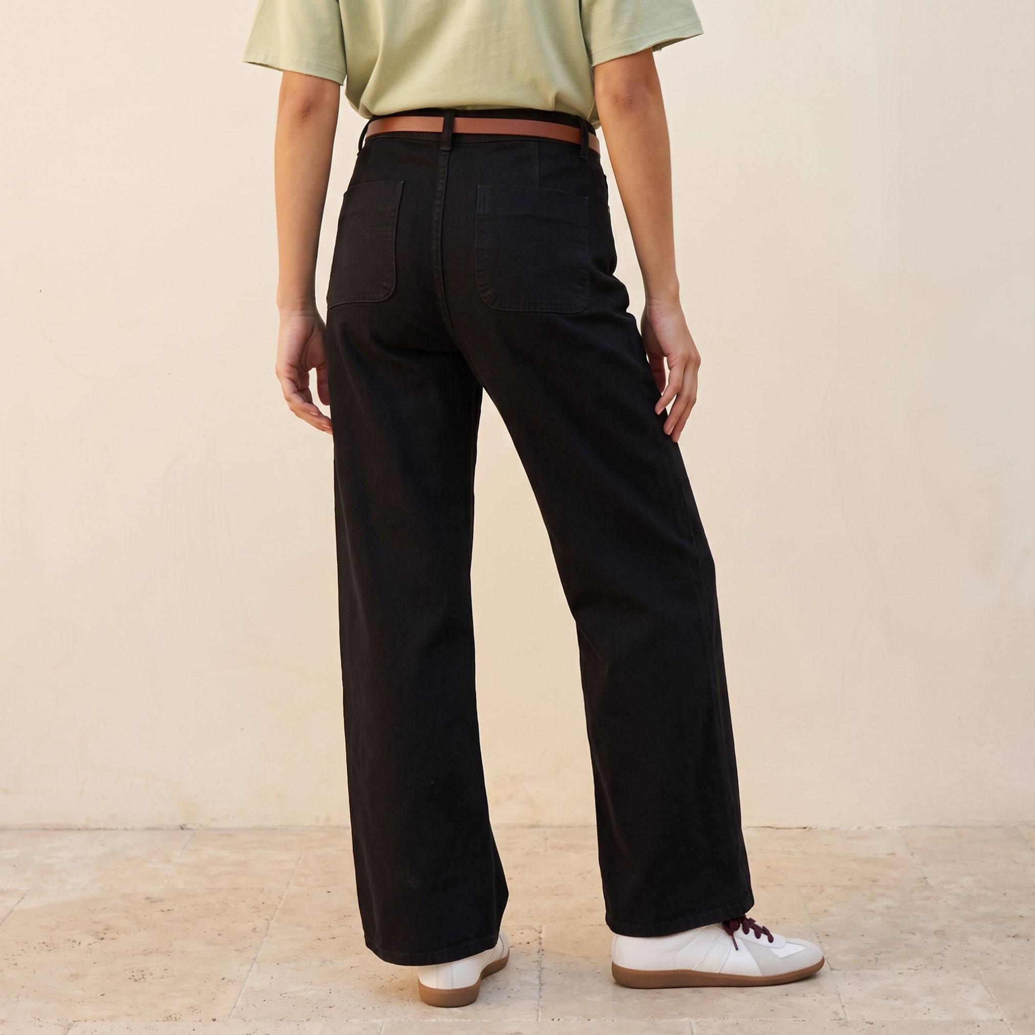 جينز قطني Lee Cooper بقصة أرجل واسعة مع حزام