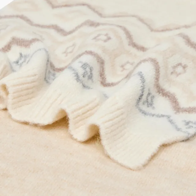 Scarf with Fair Isle Pattern – image 5