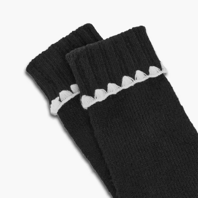 Stitch Trim Gloves – image 8