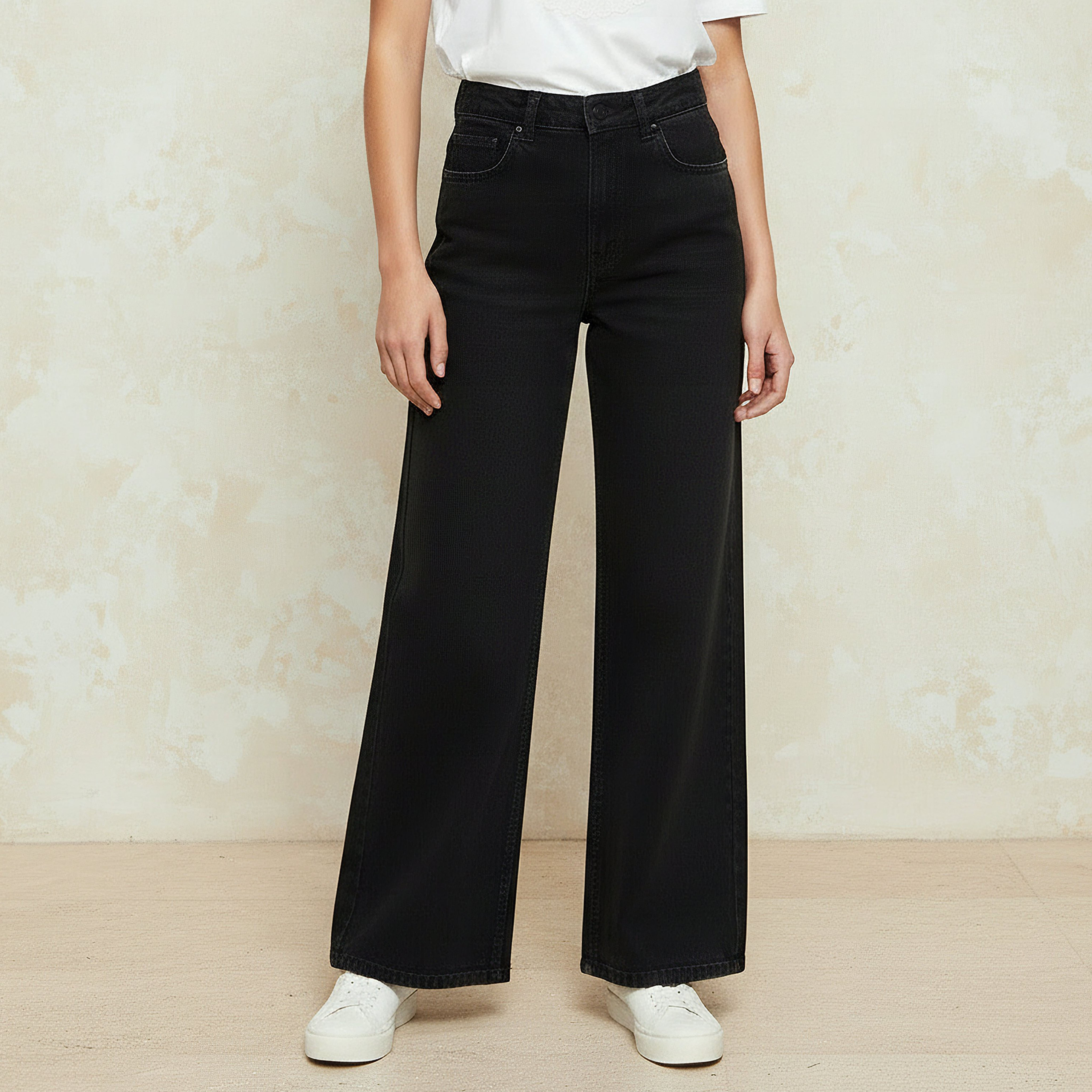 Women Wide Leg Mid-Rise Jeans