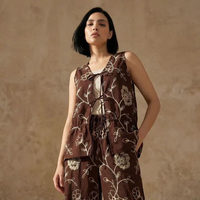 2Xtremz Sleeveless Embroidered Top