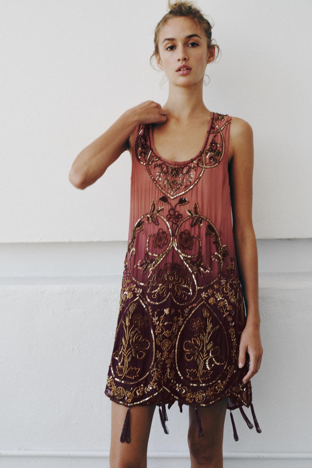 فستان مطبوع TIE DYE بخرز LIMITED EDITION