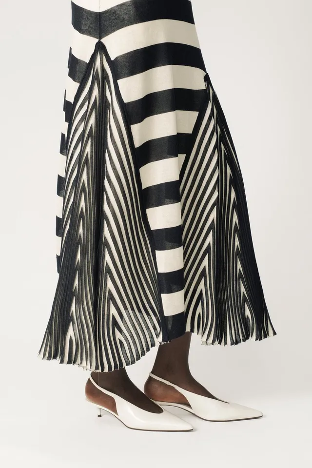 Zara Woman Collection Striped A-Line Dress with Long Sleeves – image 3