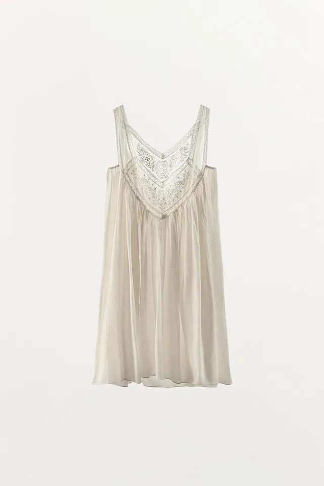 V-Neck Floral Embroidered Pleated Cotton Dress with Lace Appliqué – image 13