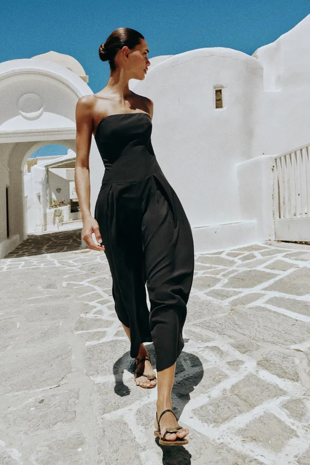 Off-the-Shoulder Midi Jumpsuit with Asymmetric Hem and Front Pleats – image 4