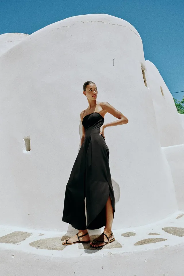 Off-the-Shoulder Midi Jumpsuit with Asymmetric Hem and Front Pleats – image 6