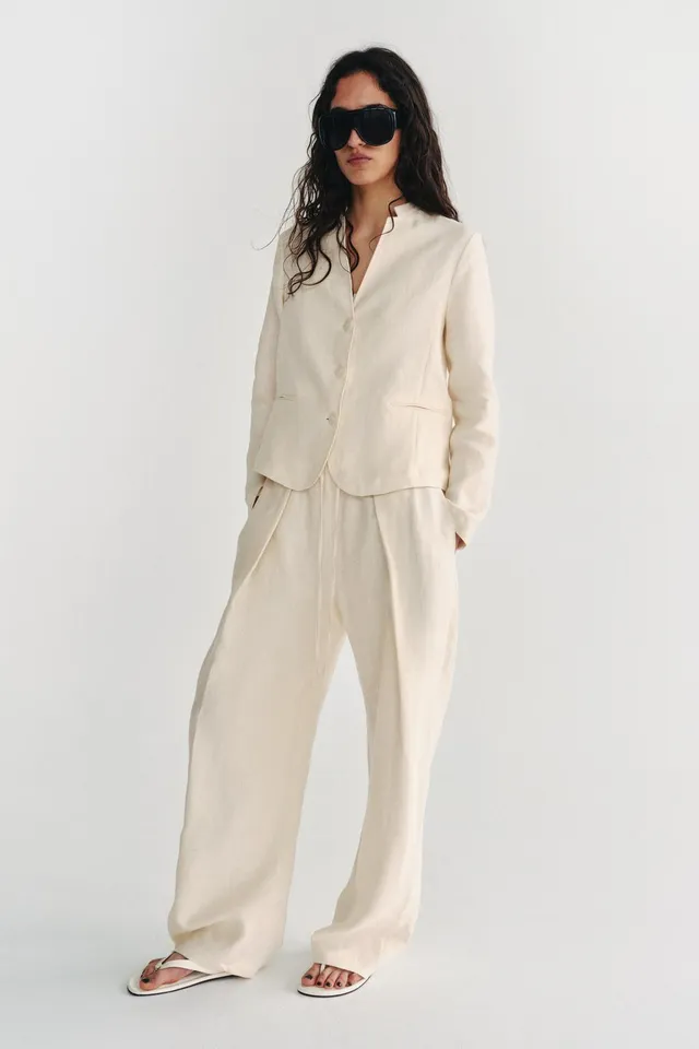 100% Linen Blazer with Faux Welt Pockets and Matching Buttons – image 4