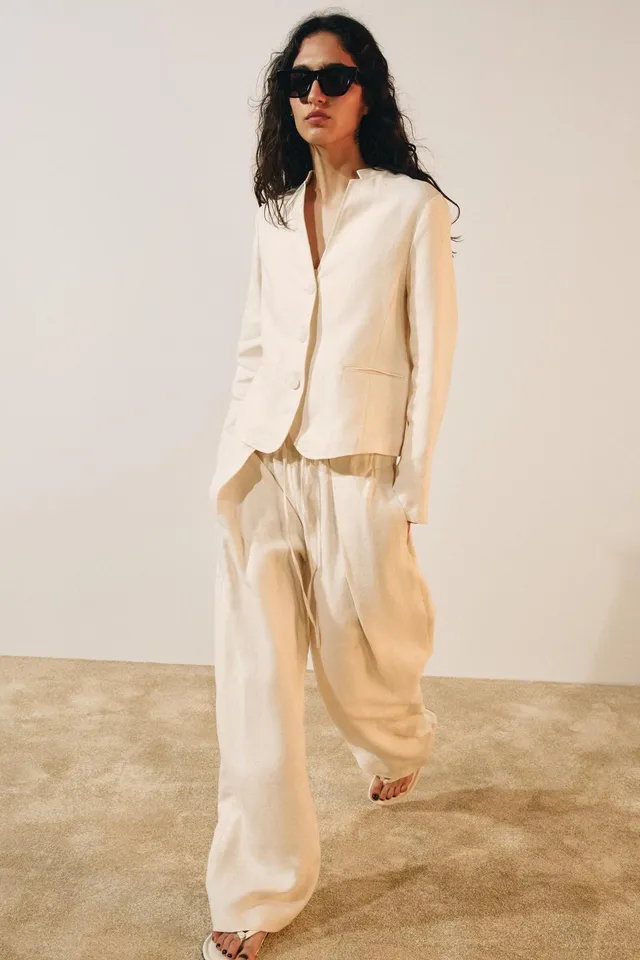 100% Linen Blazer with Faux Welt Pockets and Matching Buttons – image 5