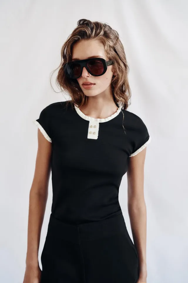 Cotton Blend Buttoned Trim Top with Contrast Trims – image 2