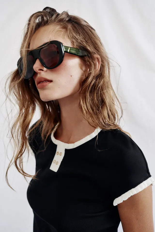 Cotton Blend Buttoned Trim Top with Contrast Trims – image 4