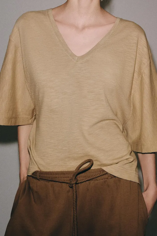 V-neck T-shirt – image 2