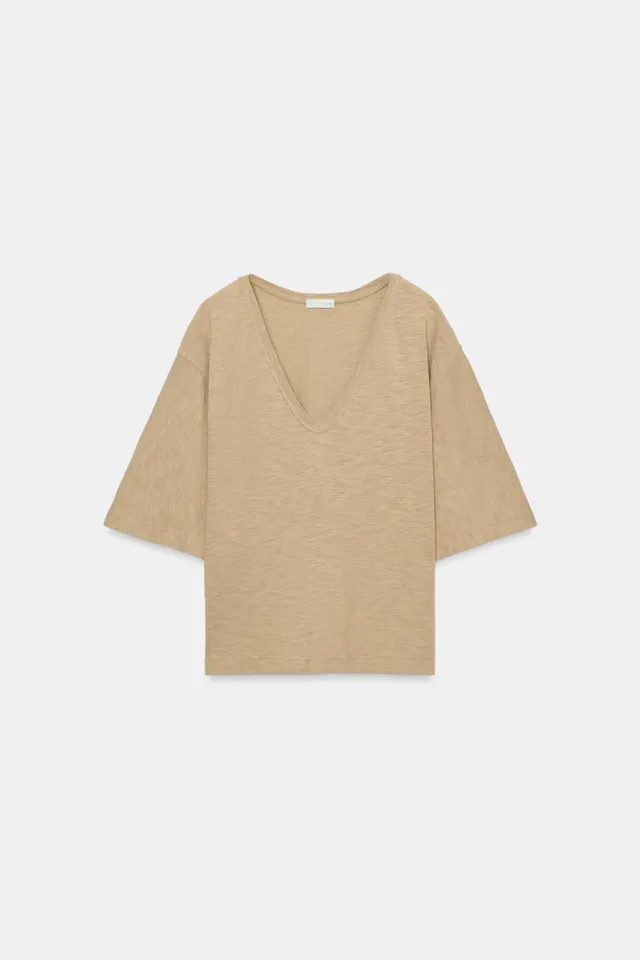 V-neck T-shirt – image 5