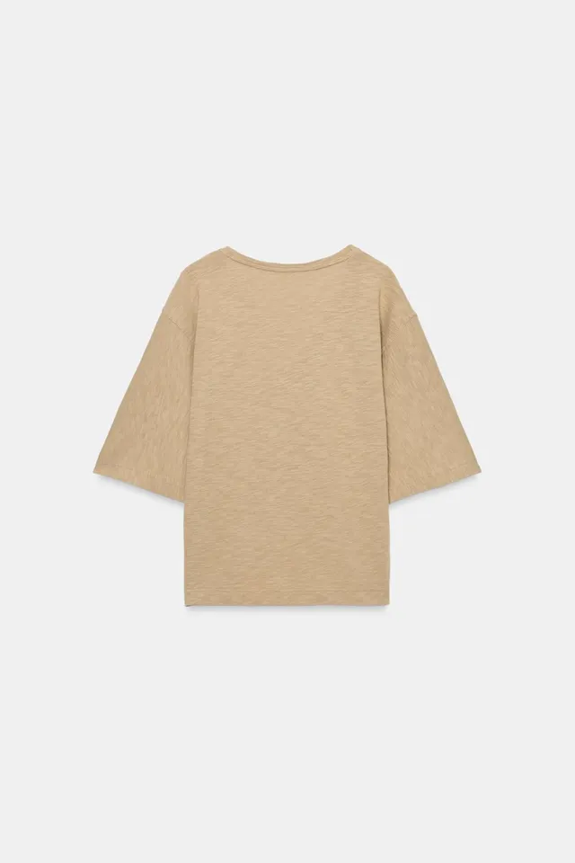 V-neck T-shirt – image 6