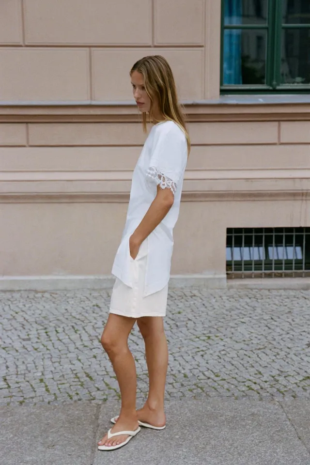 Asymmetric Lace Detail Cotton T-Shirt – image 4