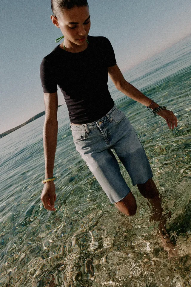 Minimalist Short Sleeve T-Shirt – image 6