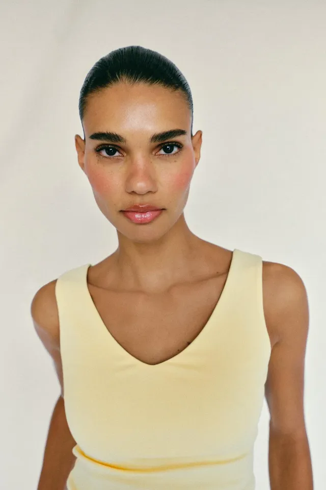Sleeveless T-Shirt – image 3